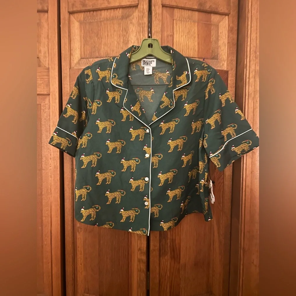 Bouffants & Broker Hearts Women’s Sz M Green Cheetah Patterned Pajama Set - NWOT